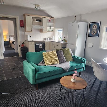 Cottage Style 2 Bedroom Apt In City, Near Utilita Arena & Free Parking เบอร์มิงแฮม ภายนอก รูปภาพ
