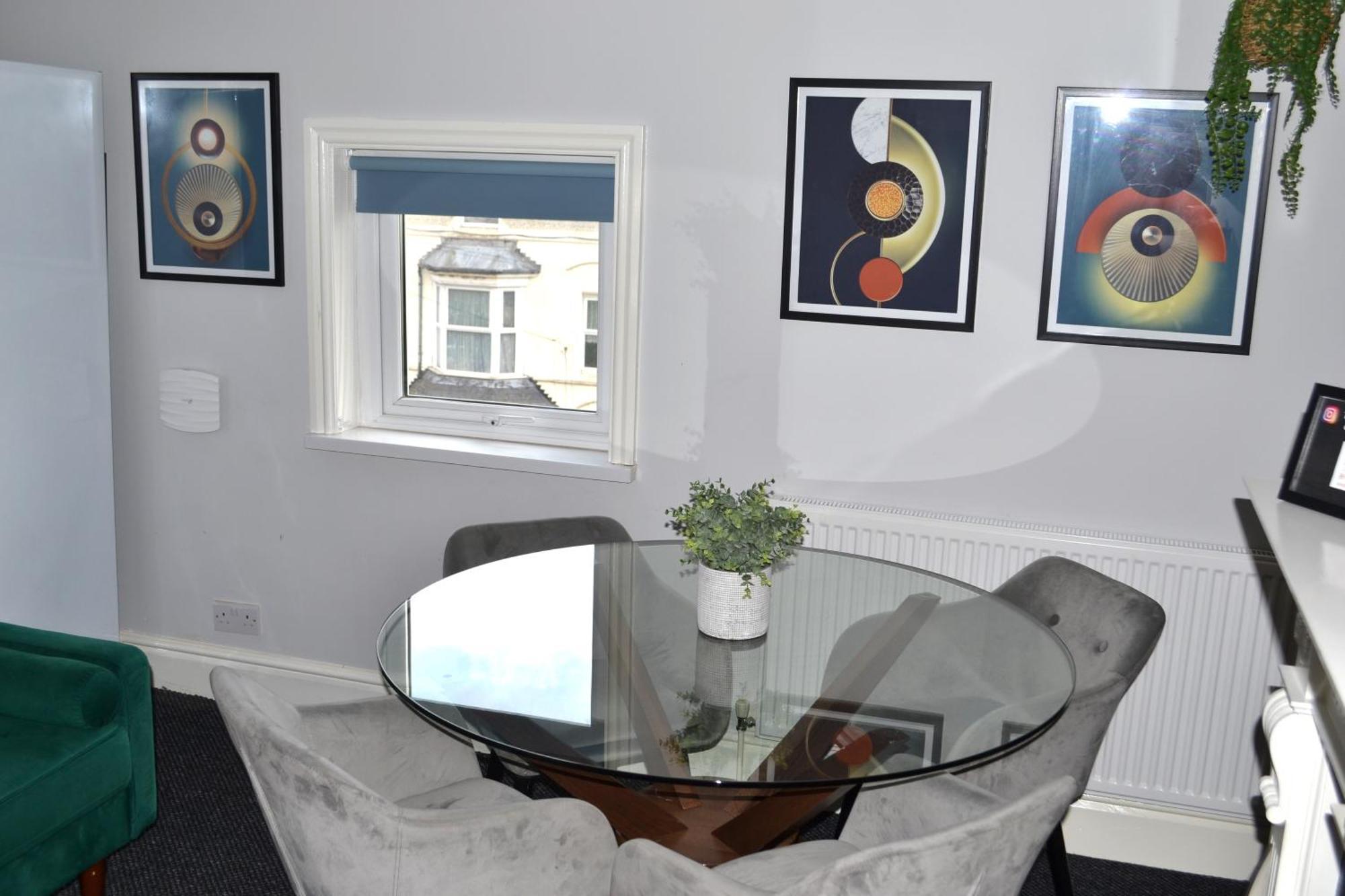 Cottage Style 2 Bedroom Apt In City, Near Utilita Arena & Free Parking เบอร์มิงแฮม ภายนอก รูปภาพ